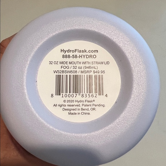 NWT 32oz Hydro Flask in light blue - Picture 4 of 4